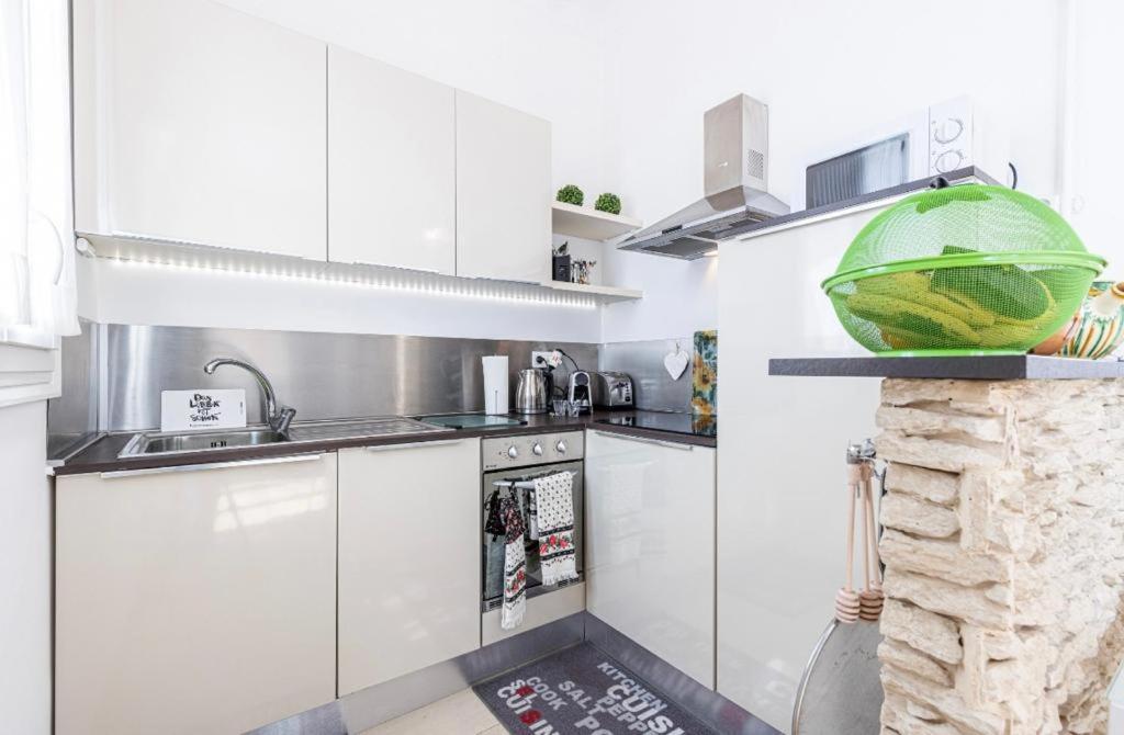 Deux Pieces Terrasse Sous Les Etoiles Apartment Nizza